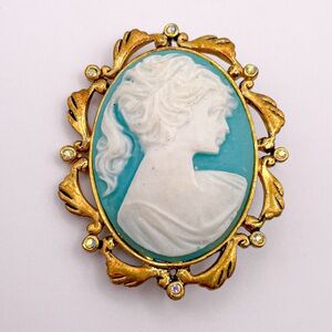 AAi Vintage Signed White & Blue Cameo Brooch/Pin w/ Iridescent Rhinestones